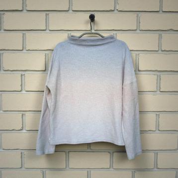 Closed Trui Maat M Roze Wit Gebreid Boothals beschikbaar voor biedingen