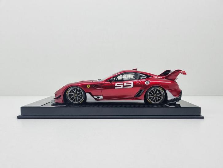 CE Model
Ferrari 599 XX Evolution 1/20
1:18 Nieuw, Hobby en Vrije tijd, Modelauto's | 1:18, Nieuw, Auto, Ophalen of Verzenden