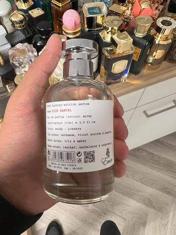 Hogewaardige kwaliteit parfum beschikbaar voor biedingen