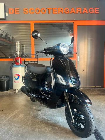 Agm vx50 MOMO brom 45km 2023 beschikbaar voor biedingen