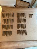 Prachtige set van 84  handgesmede antieke spijkers (nagels), Ophalen of Verzenden