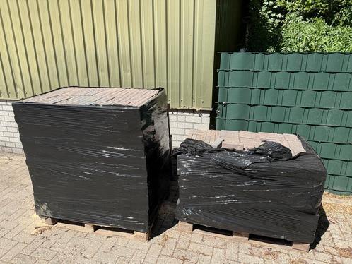 Gratis: 28m2 stenen op pallet, evt te laden met heftruck, Tuin en Terras, Tegels en Klinkers, Ophalen