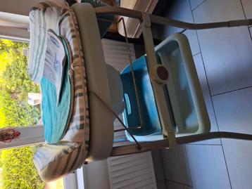 Cuddle en bubble verrijdbaar  commode en bad in 1 beschikbaar voor biedingen