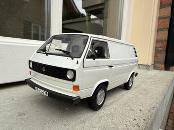 1:18 Volkswagen Transporter T3A Kasten 1979 wit BOS BOS282 beschikbaar voor biedingen