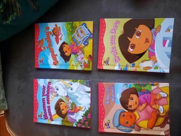 4 dora boekjes 4 stuks  in een box beschikbaar voor biedingen