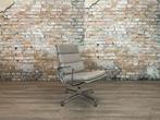 Vitra Soft Pad EA216 bij TheReSales, Minder dan 75 cm, Ophalen of Verzenden, Zo goed als nieuw, Metaal