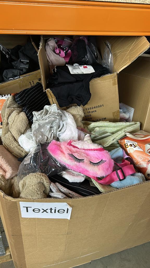 2 Pallets Textiel - Afgetopt - €450 actie aanbieding koopje, Kleding | Dames, Dames-kledingpakketten, Nieuw, Ophalen