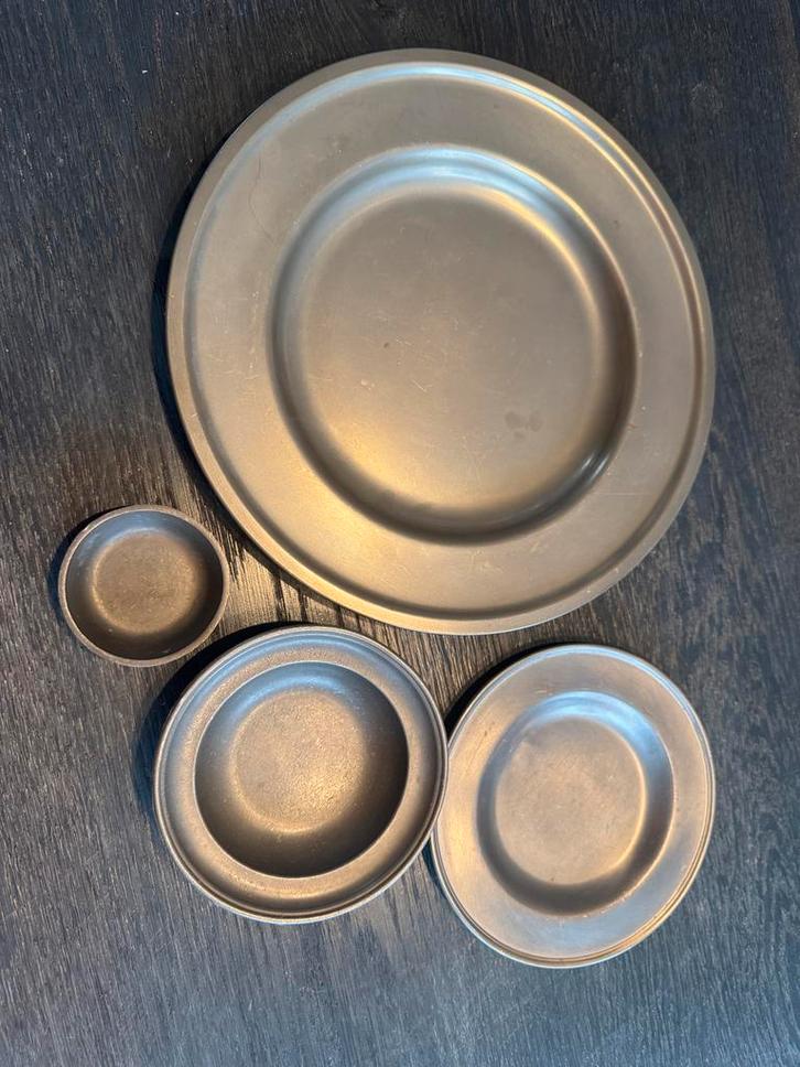 Set van 4 gemerkte tinnen schalen, Antiek en Kunst, Antiek | Tin, Ophalen of Verzenden