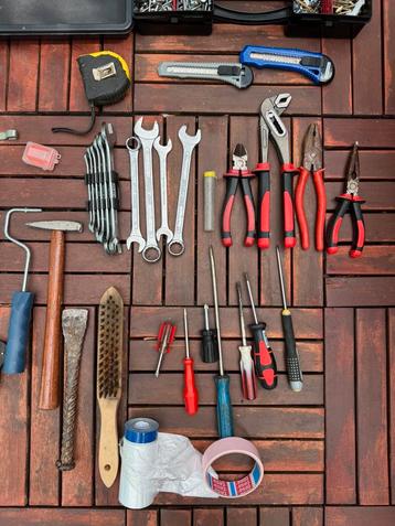 Complete Tool Set with Toolbox – Everything You Need!* beschikbaar voor biedingen