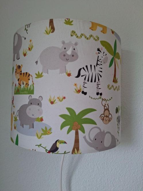 Wandlamp kinderkamer Jungle dieren van Designed4Kids, Huis en Inrichting, Lampen | Wandlampen, Zo goed als nieuw, Stof, Ophalen of Verzenden