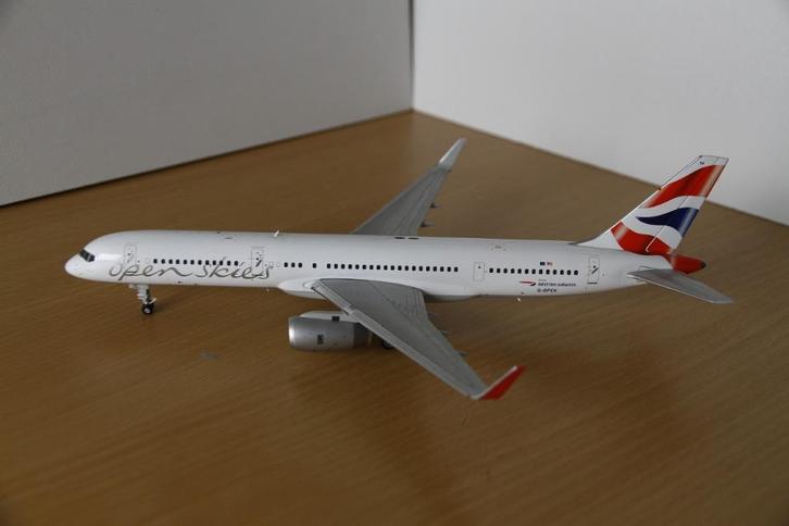 B757-200 British Airways Open Skies   1:200, Verzamelen, Luchtvaart en Vliegtuigspotten, Zo goed als nieuw, Schaalmodel, Ophalen of Verzenden