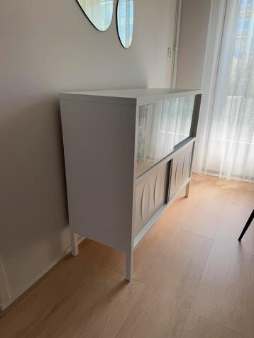 Ikea (vitrine)kast / dressoir met schuifdeuren