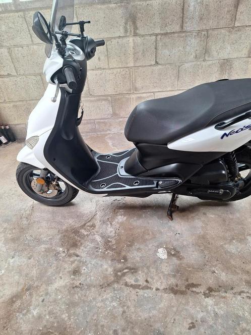 Yamaha Neos 4 takt, Fietsen en Brommers, Scooters | Yamaha, Gebruikt, Neo's, Benzine, Ophalen