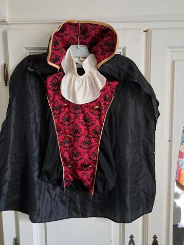 Halloween cape met shirt 128 beschikbaar voor biedingen