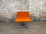 Design Fauteuil oranje bij TheReSales, Huis en Inrichting, Fauteuils, Minder dan 75 cm, Ophalen of Verzenden, Zo goed als nieuw