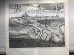 Goes, vogelvluchtperspectief van af zee, antieke prent, 1696, Antiek en Kunst, Verzenden