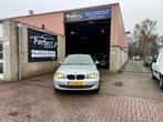 BMW 1-serie 116i Business Line VERKOCHT, Origineel Nederlands, Te koop, Zilver of Grijs, 122 pk
