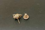 Zilveren pin van de ESA Giotto ruimtesonde missie (1985), Ophalen of Verzenden, Gebruikt, Overige onderwerpen, Speldje of Pin