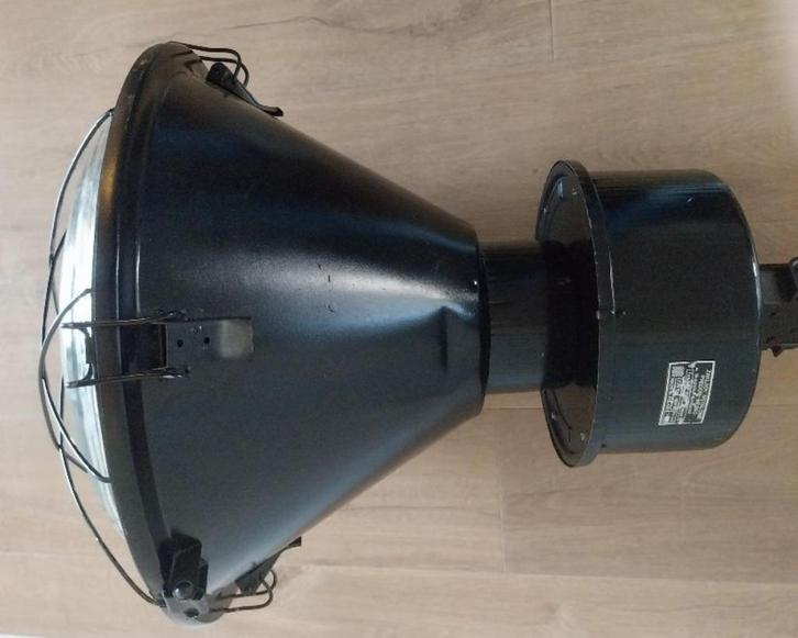Industriële vintage fabriekslamp Zaklady-Metalowe jaren " 70, Huis en Inrichting, Lampen | Hanglampen, Gebruikt, 50 tot 75 cm