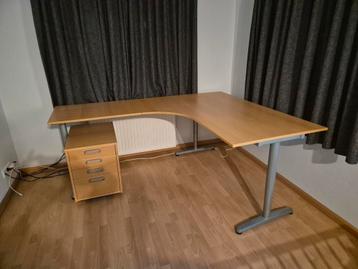 Hoekbureau met ladeblok beschikbaar voor biedingen