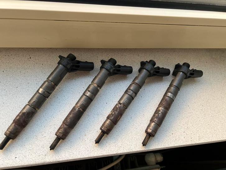 Verstuivers Injectoren 4x A6540700187 Mercedes OM654 Diesel, Auto-onderdelen, Brandstofsystemen, Mercedes-Benz, Gebruikt, Verzenden