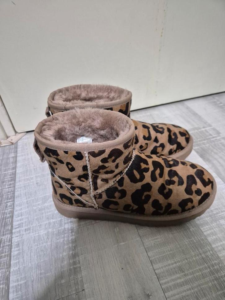 Leuke UGG laarsjes met panterprint, Kleding | Dames, Schoenen, Ophalen of Verzenden