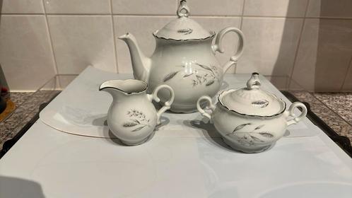 Koffie pot met suiker en melk kannetje, Antiek en Kunst, Antiek | Servies compleet, Ophalen of Verzenden
