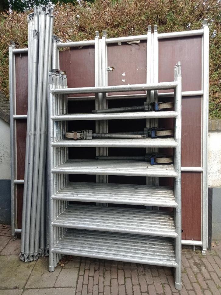 Steiger te huur, Doe-het-zelf en Verbouw, Steigers, Rolsteiger of Kamersteiger, 5 meter of hoger, Ophalen of Verzenden