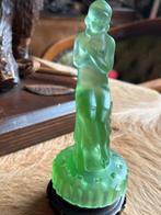 Art deco uraniumglas beeldje, Antiek en Kunst, Ophalen of Verzenden