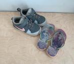 Nike sneakers en Frozen Havaianas maat 25, Gebruikt, Meisje, Schoenen, Ophalen of Verzenden