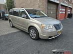Chrysler Town & Country 4.0 V6 dvd navi tafel s&go, Auto's, Chrysler, Overige modellen, 7 stoelen, Leder, Bedrijf