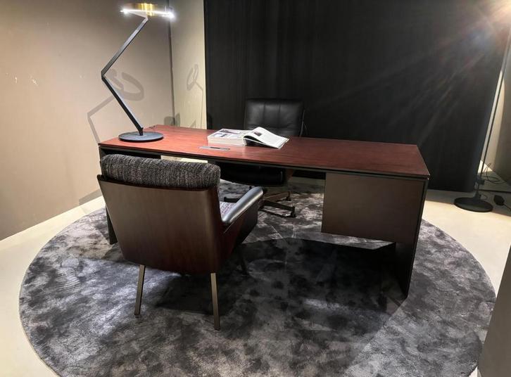 Minotti Linha Studio Desk 200cm Palisander cable passage, Huis en Inrichting, Bureaus, Nieuw, Ophalen of Verzenden