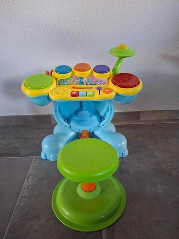 Drumstel voor kinderen vanaf 1,5 jaar( VTech/in nieuwstaat) beschikbaar voor biedingen
