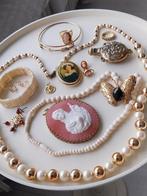 Sieraden in 1 lot, Sieraden, Tassen en Uiterlijk, Antieke sieraden, Ophalen of Verzenden, Overige materialen, Overige typen