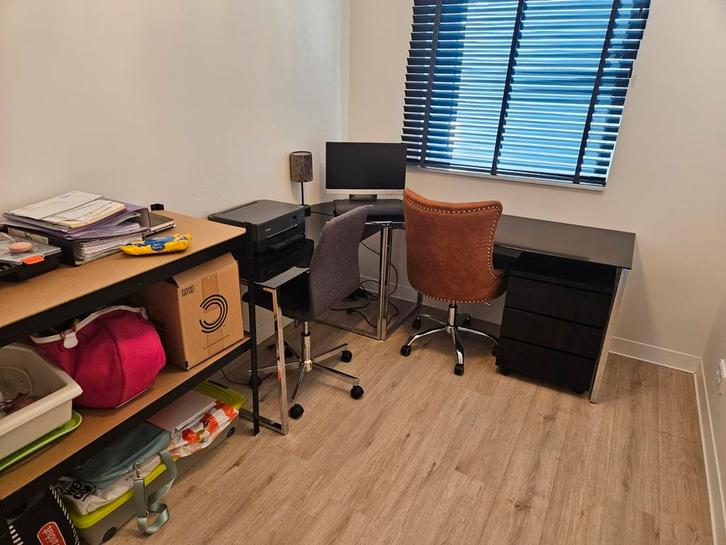 Hoekbureau Zwart Glas + Optie Bureaustoelen, Huis en Inrichting, Bureaus, Nieuw, Ophalen