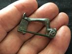 Bodemvondst Romeinse zware KNIE FIBULA  fraai exemplaar, Antiek en Kunst, Ophalen of Verzenden
