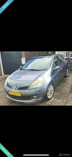 Renault Clio 1.6-16V Initiale PANO / NWE APK / AIRCO / 5DRS, Auto's, Renault, Voorwielaandrijving, Gebruikt, 4 cilinders, Blauw