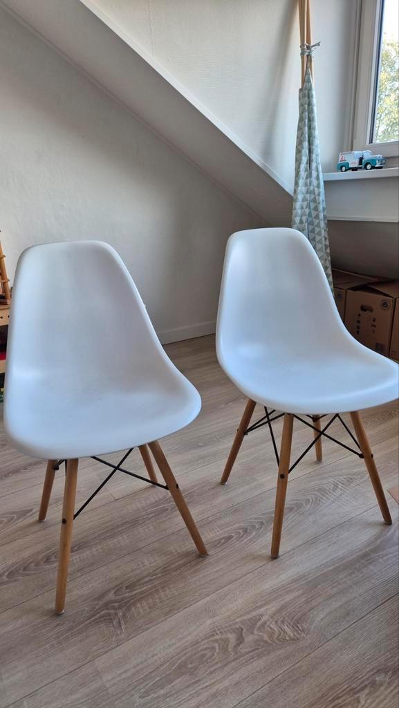 Set van 2 Witte Kuipstoelen, Huis en Inrichting, Stoelen, Zo goed als nieuw, Twee, Hout, Kunststof, Wit, Ophalen