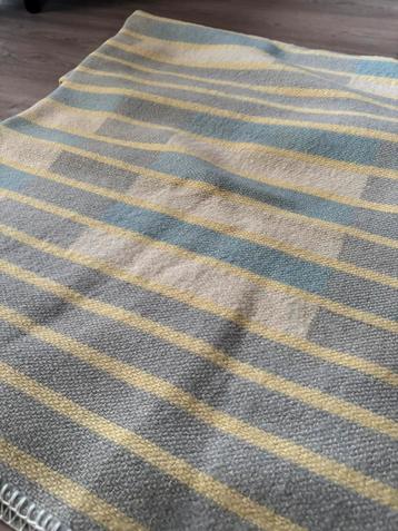 Groot wollen deken 140x220 - fijn voor de koude avonduren beschikbaar voor biedingen