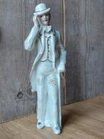 porseleinen beeld - heer met hoed en wandelstok, Verzamelen, Ophalen of Verzenden, Zo goed als nieuw, Mens