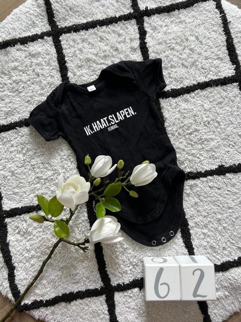 ZGAN zwart Rumag baby romper "Ik haat slapen" 62 korte mouw, Kinderen en Baby's, Babykleding | Maat 62, Zo goed als nieuw, Jongetje of Meisje