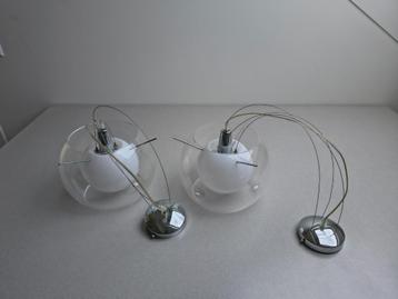 Stijlvolle hanglampen (2 stuks) beschikbaar voor biedingen