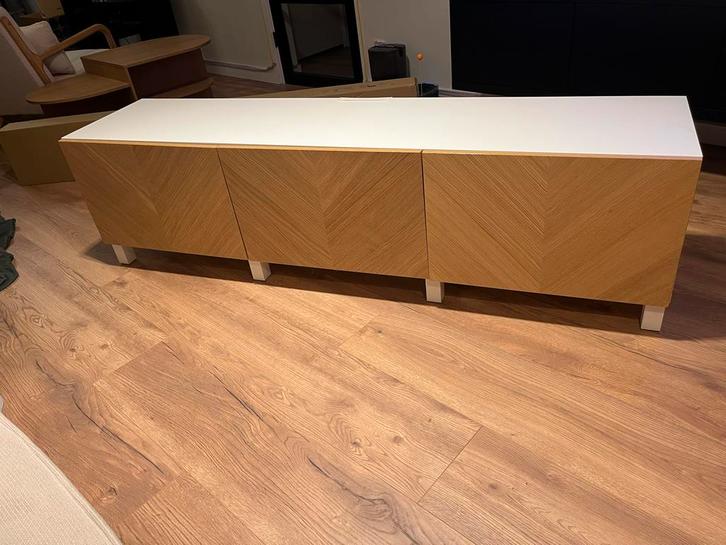 IKEA Besta TV Meubel - Wit met Eiken Deuren, Huis en Inrichting, Kasten | Televisiemeubels, Zo goed als nieuw, 25 tot 50 cm, Ophalen