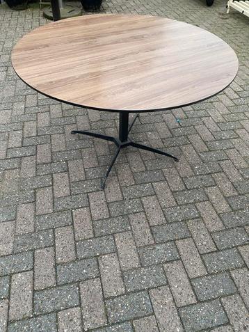 Restauranttafel / bistrotafel beschikbaar voor biedingen