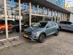 Volkswagen T-Roc 1.5 TSI Style 150PK / CARPLAY / ACHTERUITRI, Zwart, 4 cilinders, 150 pk, Alcantara