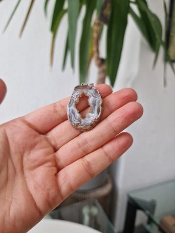 Agaat Geode hanger gezet in 835 kneedbaar zilver beschikbaar voor biedingen