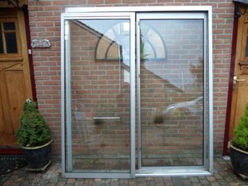Ik heb een aluminium schuifpui met dubbel glas te koop!! beschikbaar voor biedingen