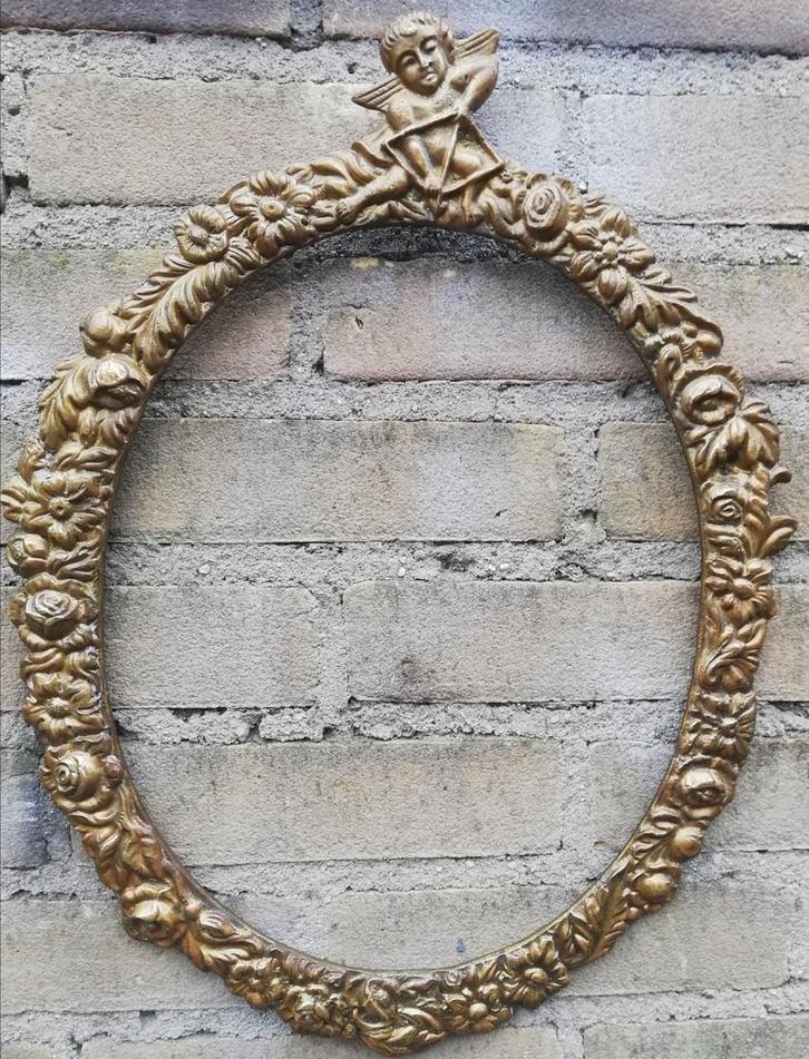 Lijst. Messing. Cupido. Floraal geornamenteerd. Ca '50/'60., Huis en Inrichting, Woonaccessoires | Lijsten, Zo goed als nieuw