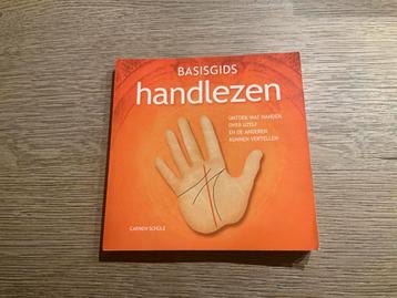 Basisgids Handlezen - Carmen Schüle beschikbaar voor biedingen