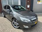 Opel Astra 1.4 Turbo Cosmo / Navi / PDC / DAB /, Auto's, Euro 5, 4 cilinders, Met garantie (alle), Parkeersensor